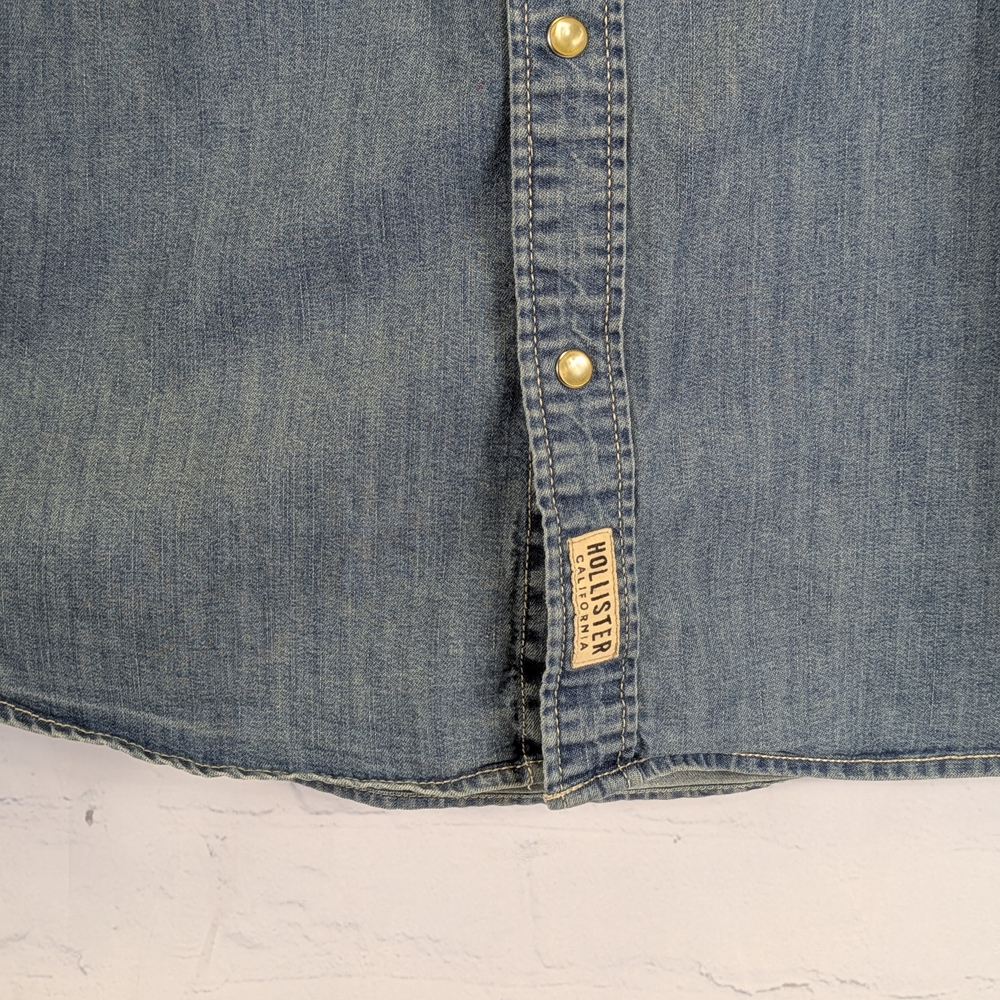 Hollister Light Blue Denim Shirt - Picture 4 of 7